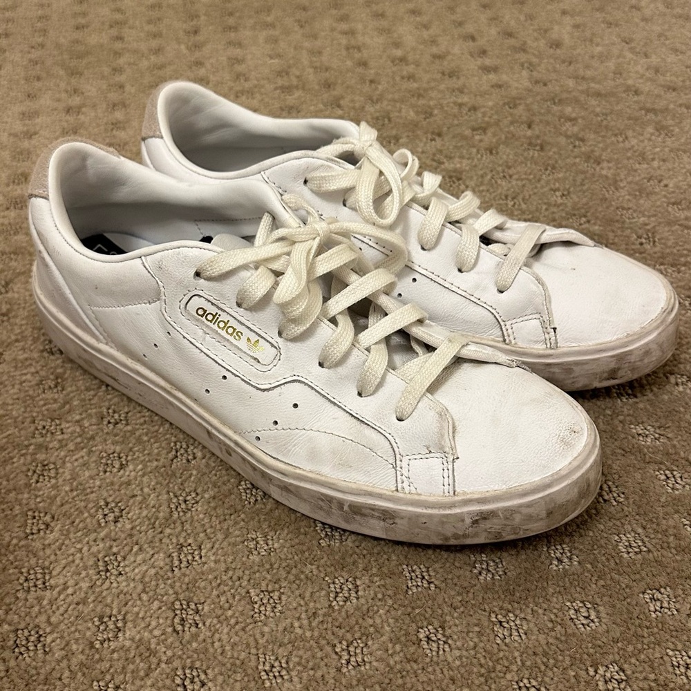 White Adidas Sleek sneakers